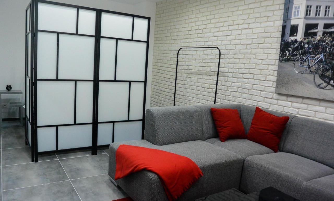 Rr Bus Station Apartment 브라티슬라바 외부 사진
